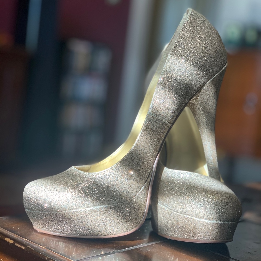 Sparkling Gold Glitter Pumps